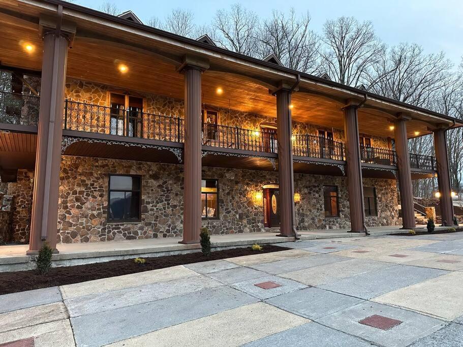 5 Bedroom Estate Near Casino And Downtown Bristol Exterior foto