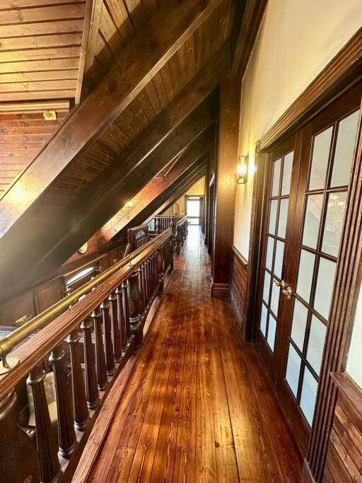 5 Bedroom Estate Near Casino And Downtown Bristol Exterior foto